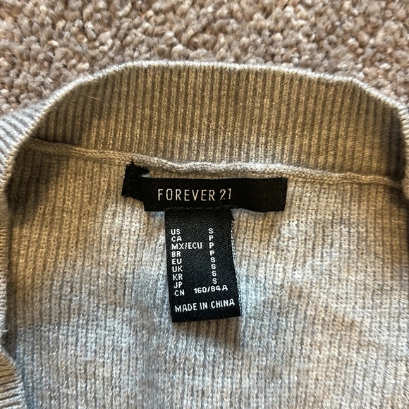 F21 cropped sweater - Picture 4 of 4